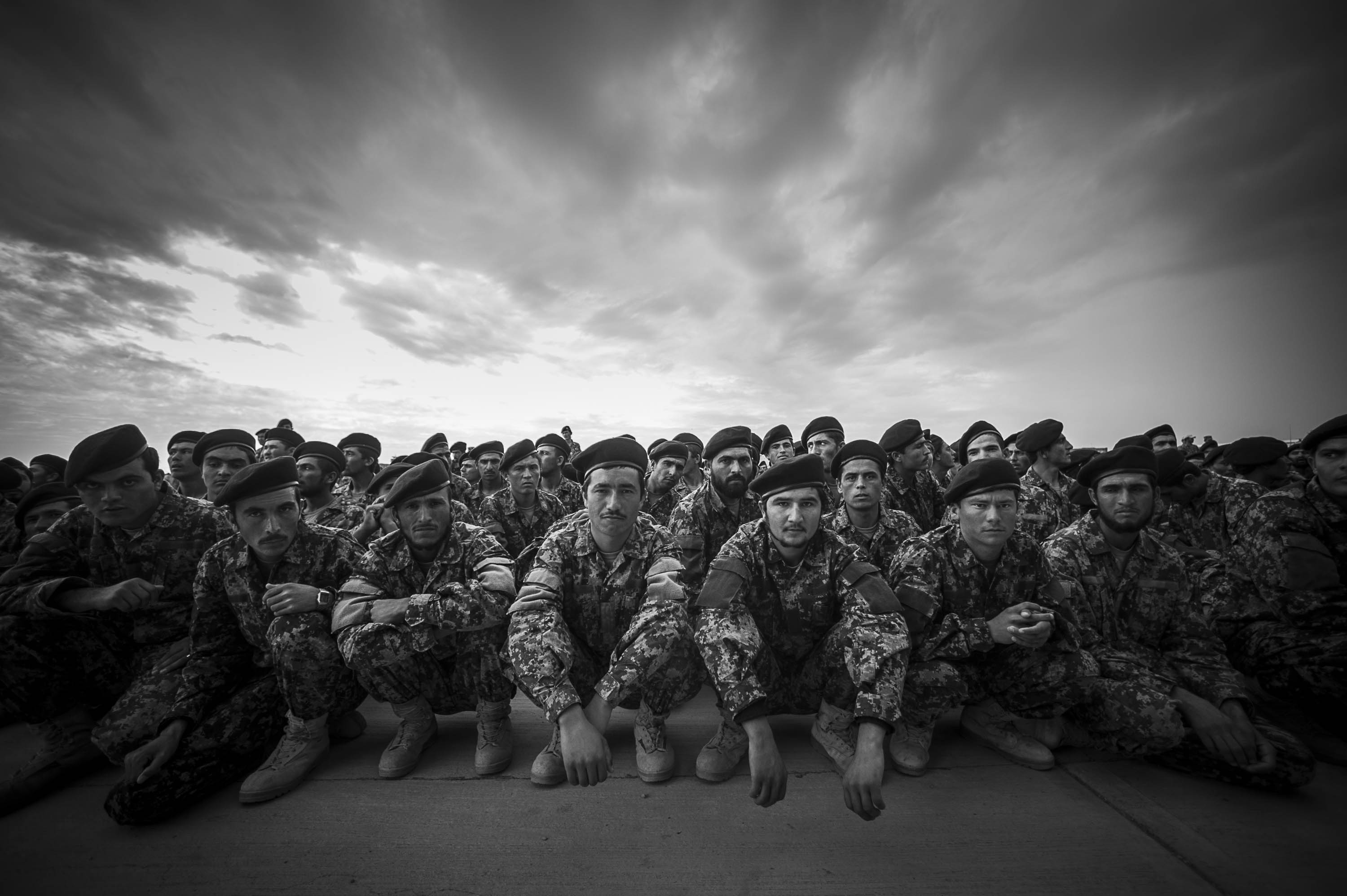 1400 Afghan soldiers pass off after completing their training.