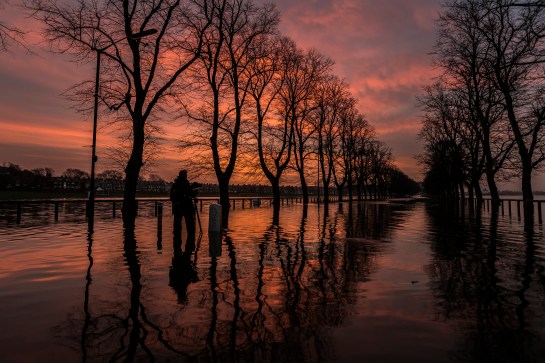 British Army assist the Environment Agency with floods.